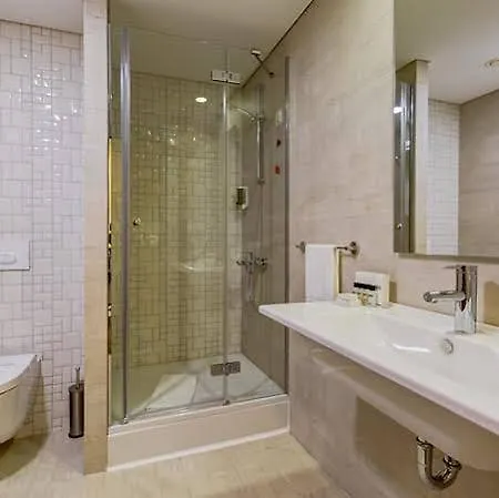 Plus Suit Atasehir 3* İstanbul