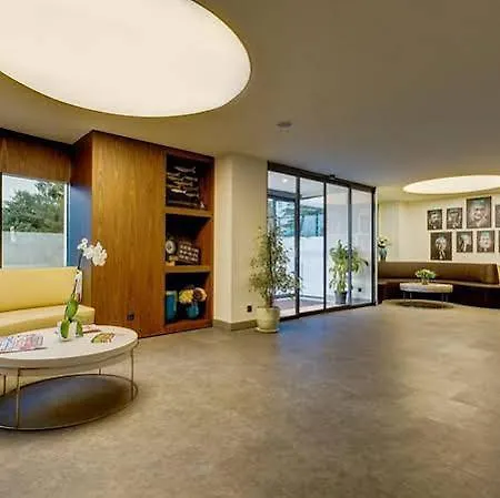 Plus Atasehir فندق 3*